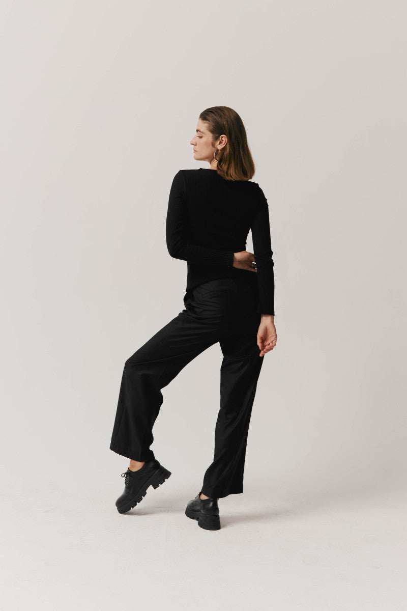 Black striped longsleeve